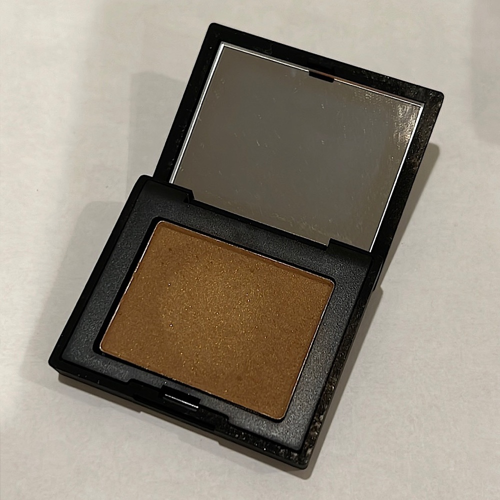 NARS bronzer in Laguna